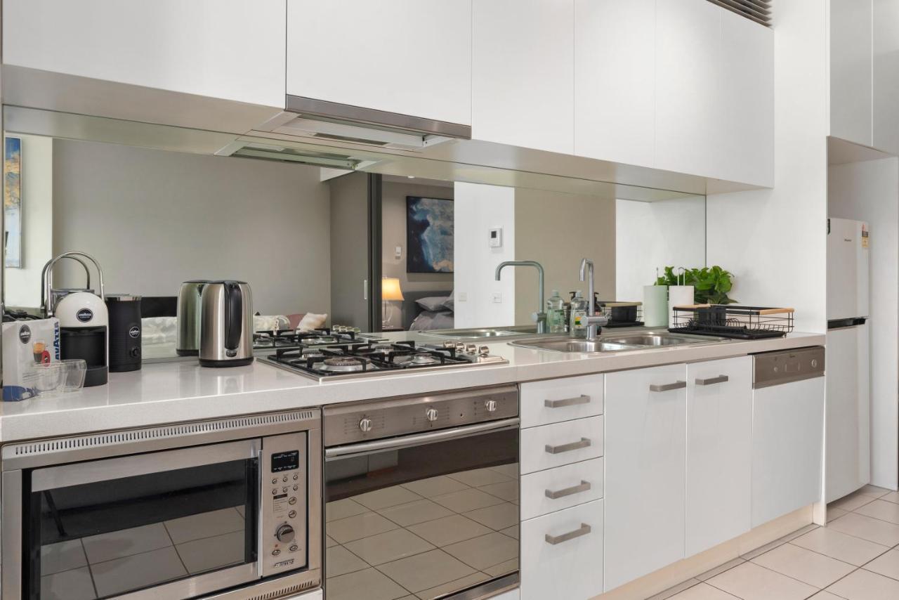 Sophisticated Designer Condo W River & City Views Ville de Ville de Melbourne Extérieur photo
