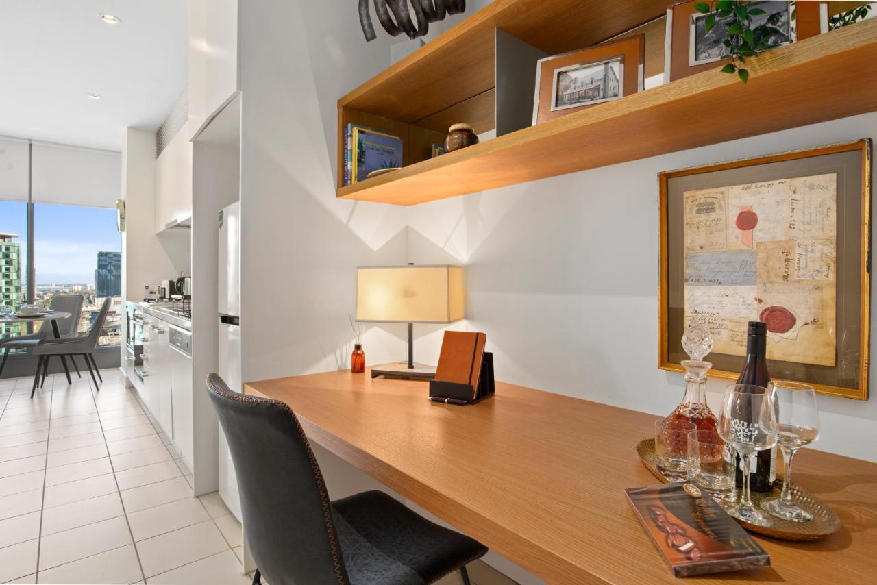 Sophisticated Designer Condo W River & City Views Ville de Ville de Melbourne Extérieur photo